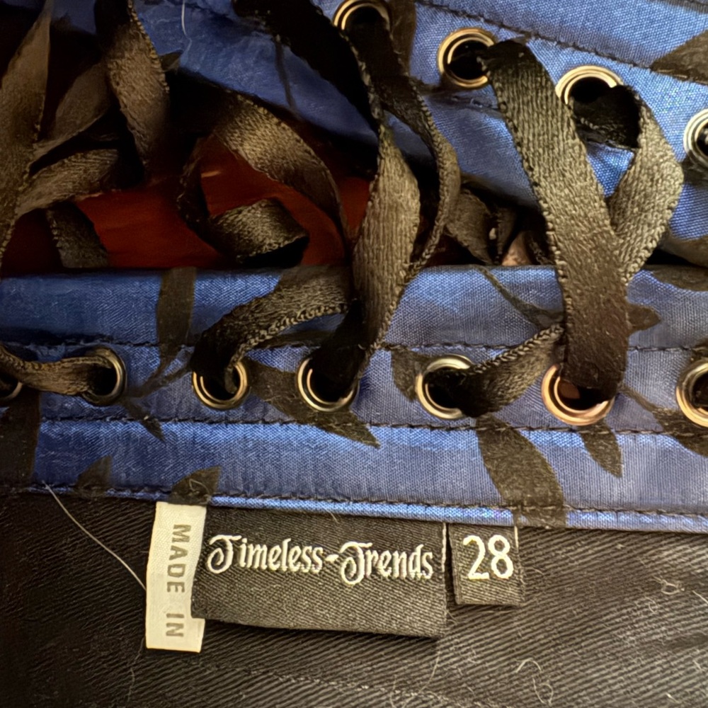 Timeless Trends Blue and Black Leaf Pattern Silk and Cotton Corset - Picture 3 of 5